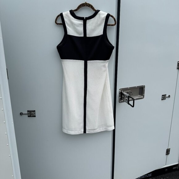 Stella & Jamie White Black Textured Knit Dress - Size Medium - Picture 2 of 3